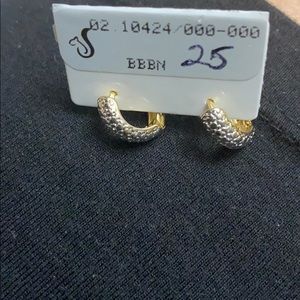 Beautiful earrings for all occasion.